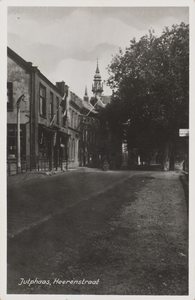 130186 Gezicht in de Herenstraat te Jutphaas, vanaf de hoek met 't Sluisje.N.B. De gemeente Jutphaas is per 1 juli 1971 ...